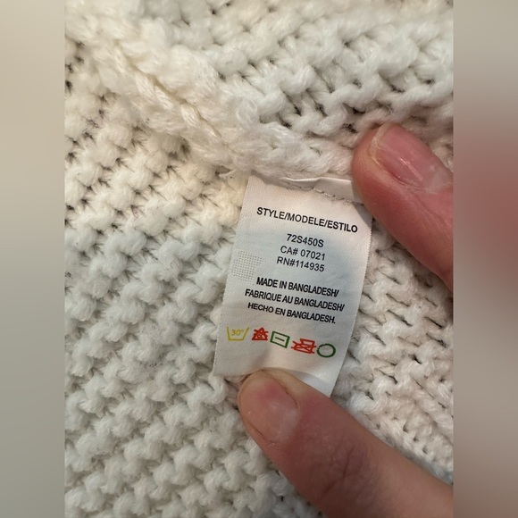 Women's Cream Sweater with Textured Sleeves - Picture 3 of 7